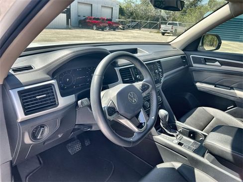 Used 2023 Volkswagen Atlas SE image 10