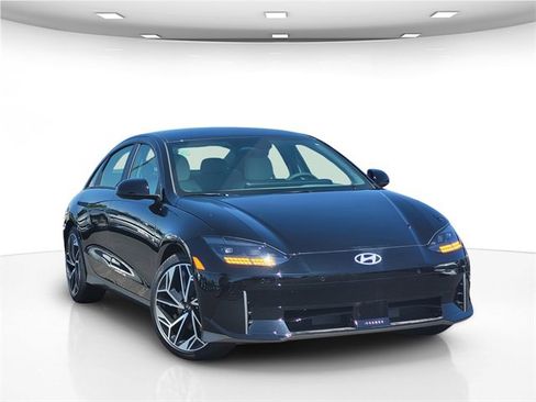 New 2023 Hyundai Ioniq 6 SEL image 8