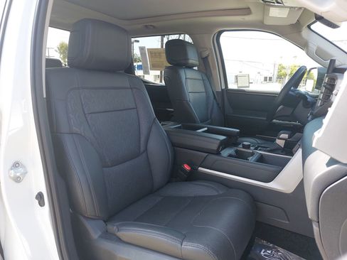 Used 2024 Toyota Tundra Limited AWD/4WD image 10