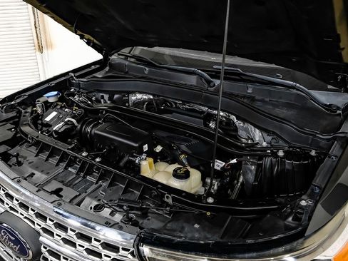 Used 2020 Ford Explorer Limited image 44
