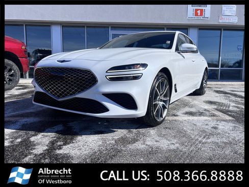 Used 2025 Genesis G70 2.5T image 1