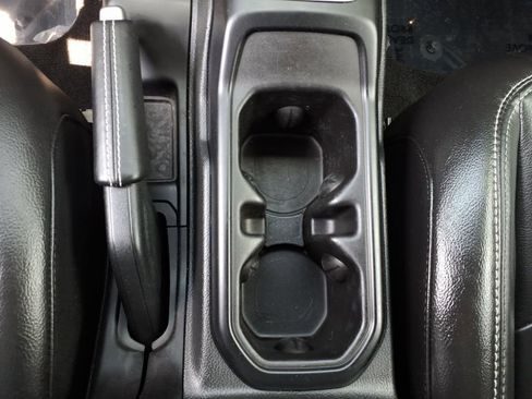 Used 2023 Jeep Wrangler Unlimited Sahara w/ Cold Weather Group AWD/4WD image 16