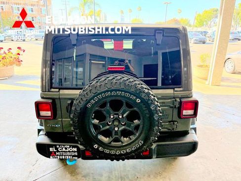 Used 2023 Jeep Wrangler Unlimited w/ Sun & Screen Package AWD/4WD image 4