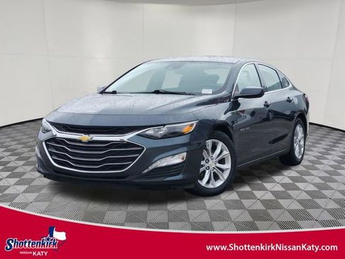 Used 2021 Chevrolet Malibu LT FWD image 1