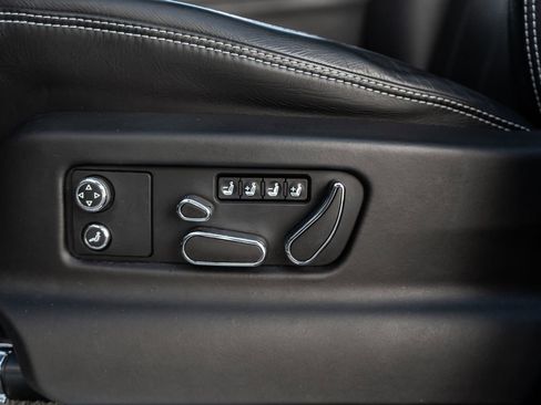 Certified 2022 Bentley Bentayga AWD/4WD image 28