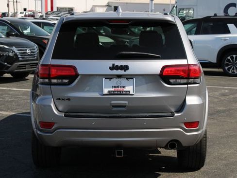 Used 2018 Jeep Grand Cherokee Altitude image 9