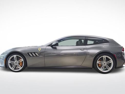Used 2018 Ferrari GTC4Lusso image 2