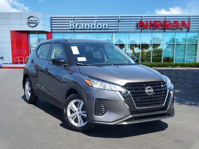 New 2025 Nissan Kicks S