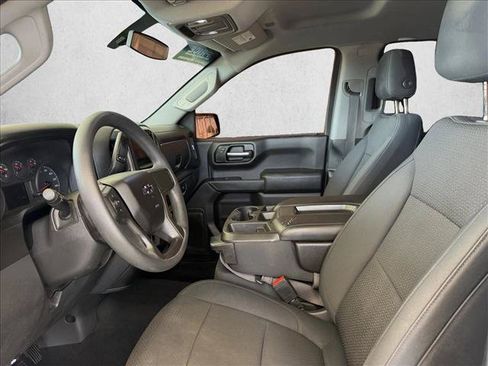 Used 2019 Chevrolet Silverado 1500 Custom Trail Boss w/ Custom Convenience Package AWD/4WD image 9