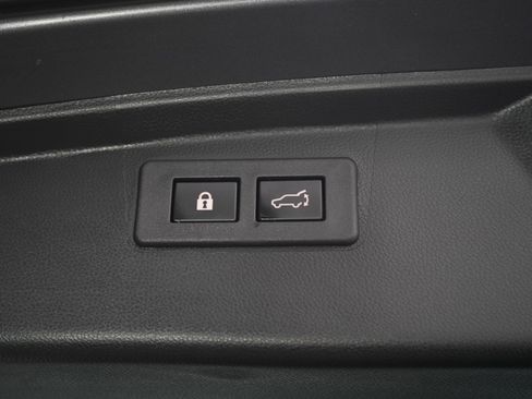 Used 2023 Subaru Outback Limited AWD/4WD image 11
