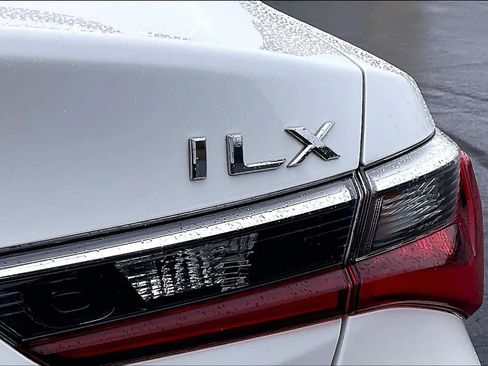 Used 2021 Acura ILX w/ Premium Package image 11