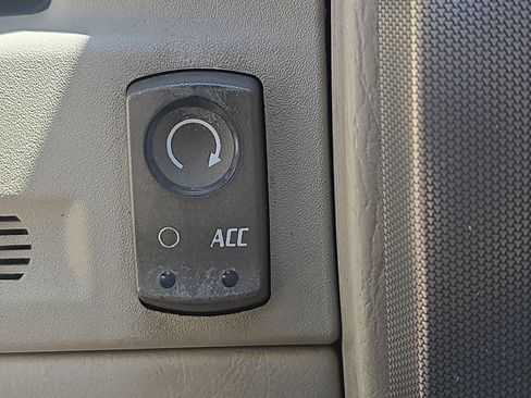 Used 2005 Cadillac XLR RWD image 24