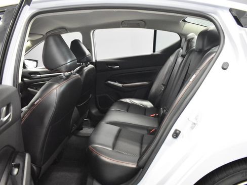 Certified 2024 Nissan Altima 2.5 SR FWD image 30