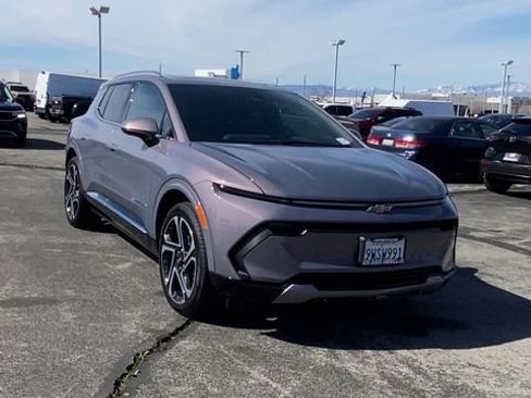 Certified 2026 Chevrolet Equinox EV LT w/ Convenience Package II image 2