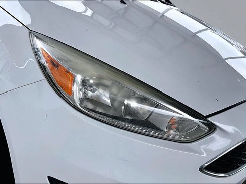 Used 2017 Ford Focus SE FWD image 28
