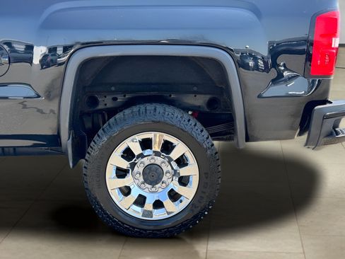 Used 2015 GMC Sierra 2500 Denali w/ Suspension Package, Off-Road AWD/4WD image 36
