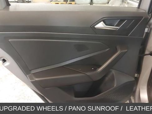Used 2024 Volkswagen Jetta SE w/ Panoramic Sunroof Package FWD image 32