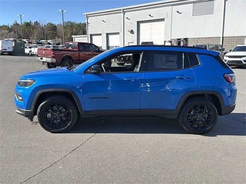 New 2026 Jeep Compass Latitude image 10