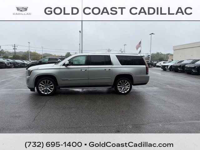 Used 2020 Cadillac Escalade ESV Luxury AWD/4WD image 2