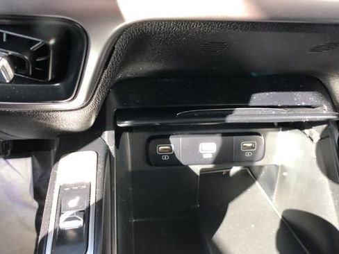 Certified 2022 Kia Sorento S w/ Panoramic Sunroof Package AWD/4WD image 22