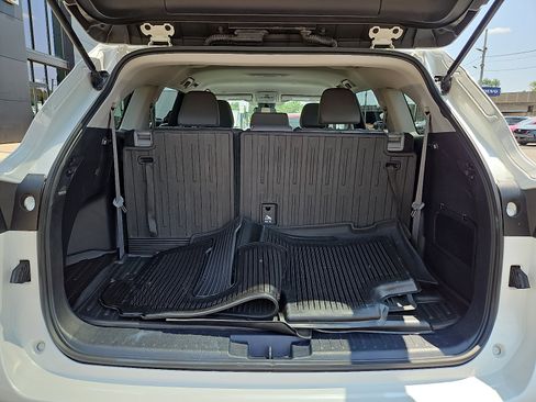 Used 2020 Toyota Highlander L AWD/4WD image 28