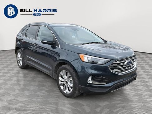 Used 2023 Ford Edge Titanium image 2