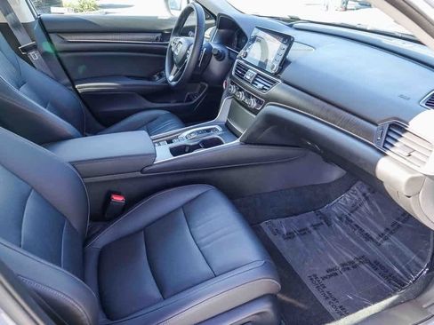 Used 2022 Honda Accord Touring image 15
