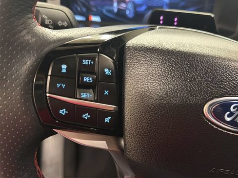 Used 2025 Ford Explorer ST-Line w/ ST-Line Street Pack AWD/4WD image 19