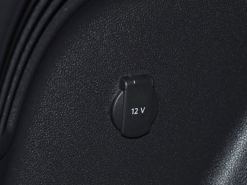 Used 2025 Volkswagen Atlas Cross Sport SE image 35