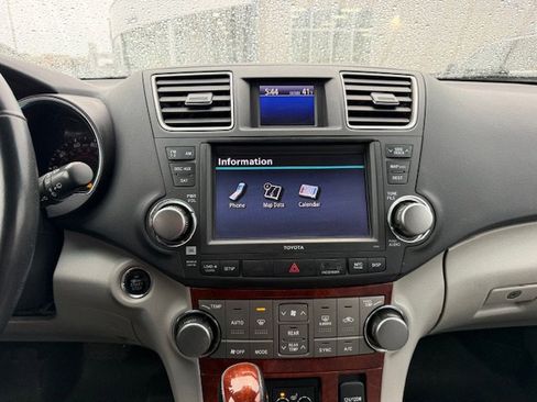 Used 2011 Toyota Highlander Limited image 20
