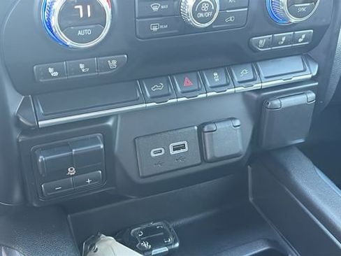 Used 2022 GMC Sierra 1500 SLT w/ SLT Convenience Package image 17