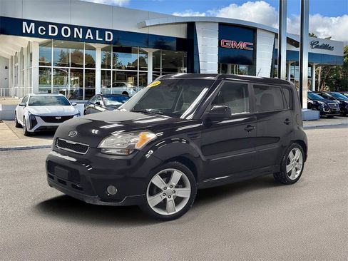 Used 2011 Kia Soul ! image 1