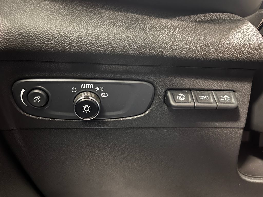 Used 2021 Buick Envision Avenir w/ Technology Package II AWD/4WD image 5