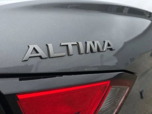 Used 2024 Nissan Altima 2.5 SR FWD image 8