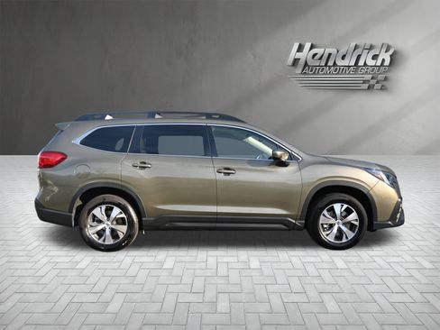 Used 2024 Subaru Ascent Premium w/ Convenience Package image 10