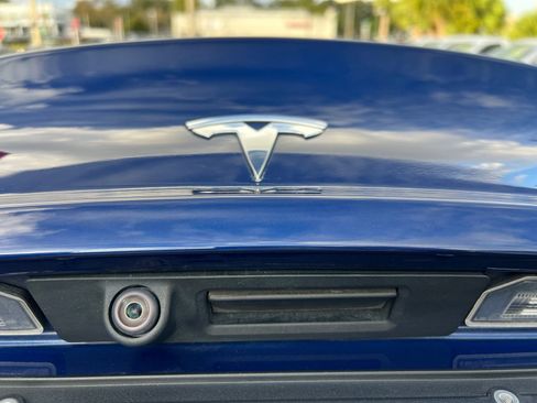 Used 2021 Tesla Model 3 Standard Range Plus image 22