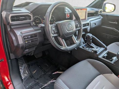 Used 2025 Toyota Tacoma TRD Off-Road AWD/4WD image 9