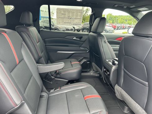New 2026 Chevrolet Traverse RS w/ LPO, Floor Liner Package AWD/4WD image 18