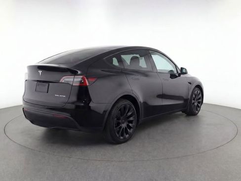 Used 2021 Tesla Model Y Long Range AWD/4WD image 4