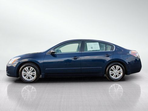 Used 2011 Nissan Altima 2.5 SL w/ 2.5SL Pkg FWD image 2