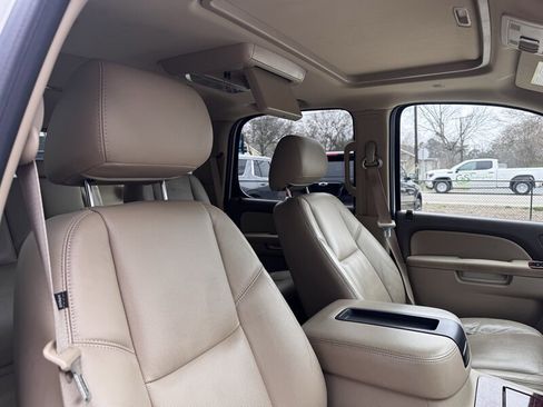Used 2011 Chevrolet Tahoe LTZ image 21