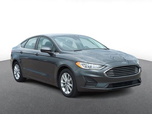 Used 2020 Ford Fusion SE FWD image 2