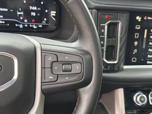 Used 2023 GMC Yukon Denali RWD image 28