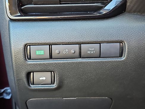 Used 2020 Nissan Sentra SV image 24