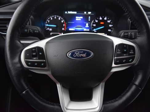 Used 2023 Ford Explorer XLT w/ Equipment Group 202A image 11
