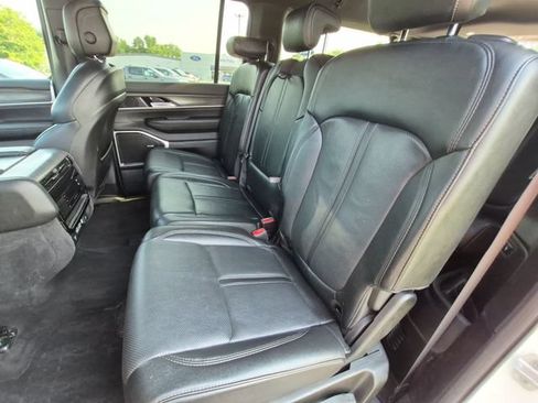 Used 2024 Jeep Wagoneer L Series II w/ Flexible Seating Group AWD/4WD image 29