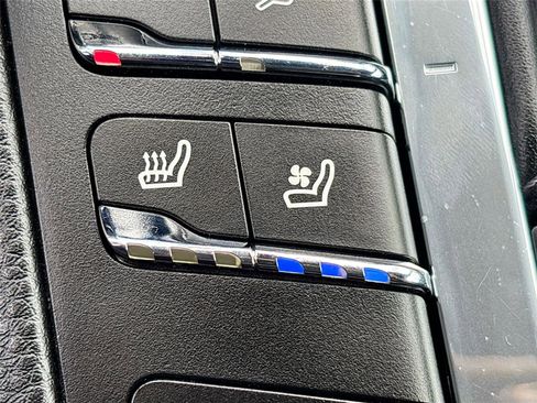 Used 2018 Porsche Macan S AWD/4WD image 19