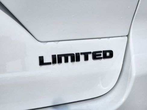 New 2025 Jeep Grand Cherokee Limited w/ Black Appearance Package image 8