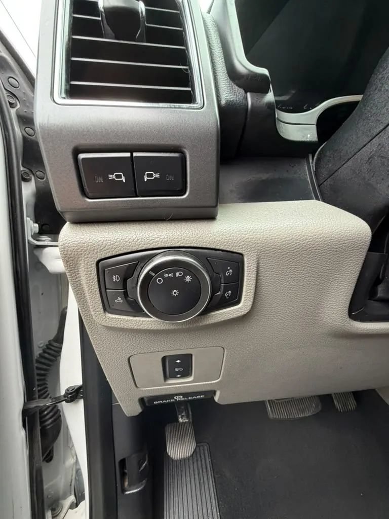Used 2021 Ford F250 XLT w/ XLT Premium Package AWD/4WD image 14