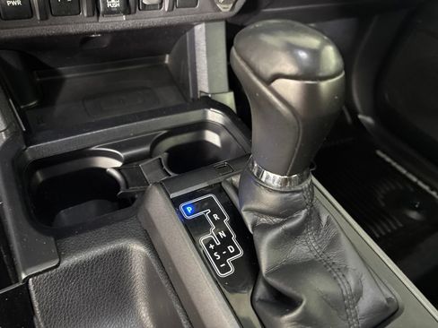 Used 2019 Toyota Tacoma TRD Off-Road w/ TRD Premium Off Road Package AWD/4WD image 19